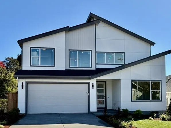 496 NW Valleys Edge St, McMinnville, OR 97128
