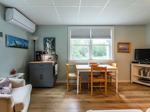 2nd image of 1115 Valley Crossing #1115