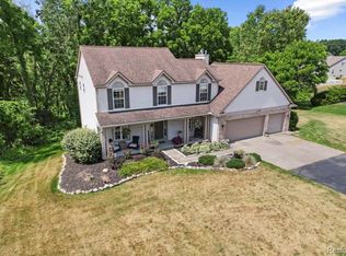 11316 Saddlebrook Cir, Pinckney, MI