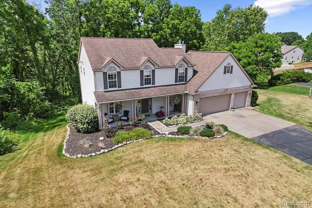 11316 Saddlebrook Cir photo 1