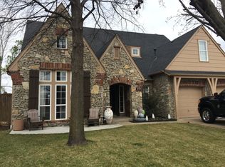 201 S Redwood Cres W, Broken Arrow, OK 74012