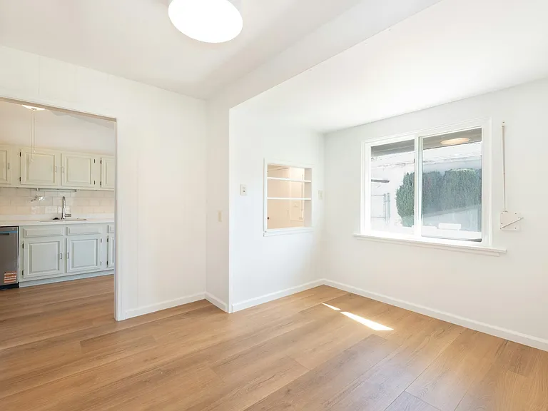3757 York Blvd — Photo 8