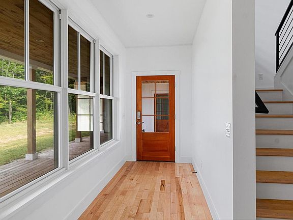 4th image of 144 Fiddlehead Lane