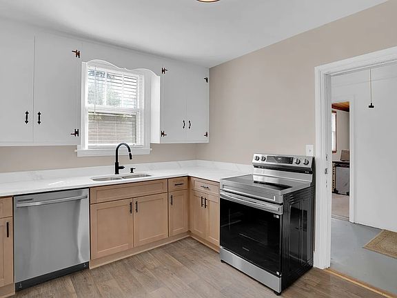 4th image of 720 Poplar St Unit 1