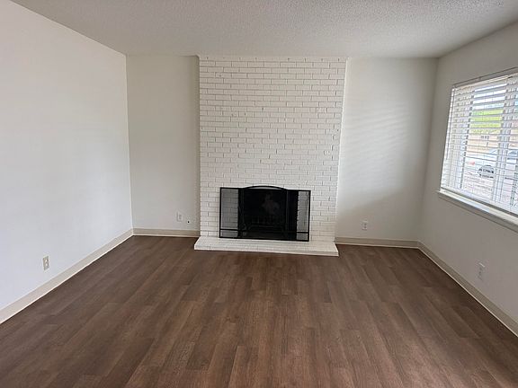 4th image of 3908 Ortiz Ct NE APT A