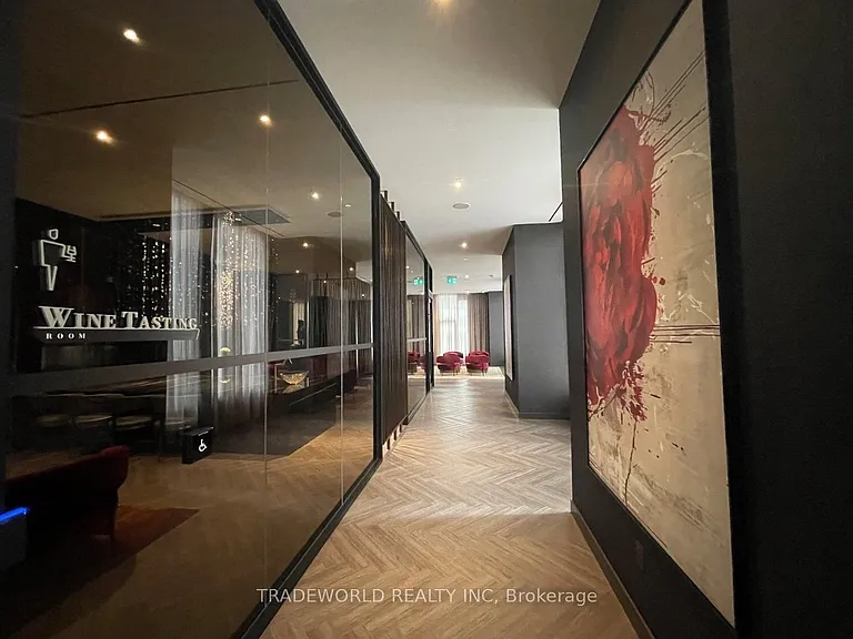11 Yorkville Ave #5302 — Photo 28