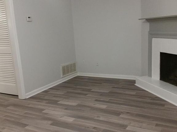 2nd image of 2751 Bentley Pl SE