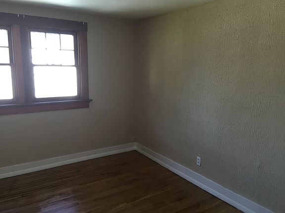 5th image of 447 W Hudson Ave