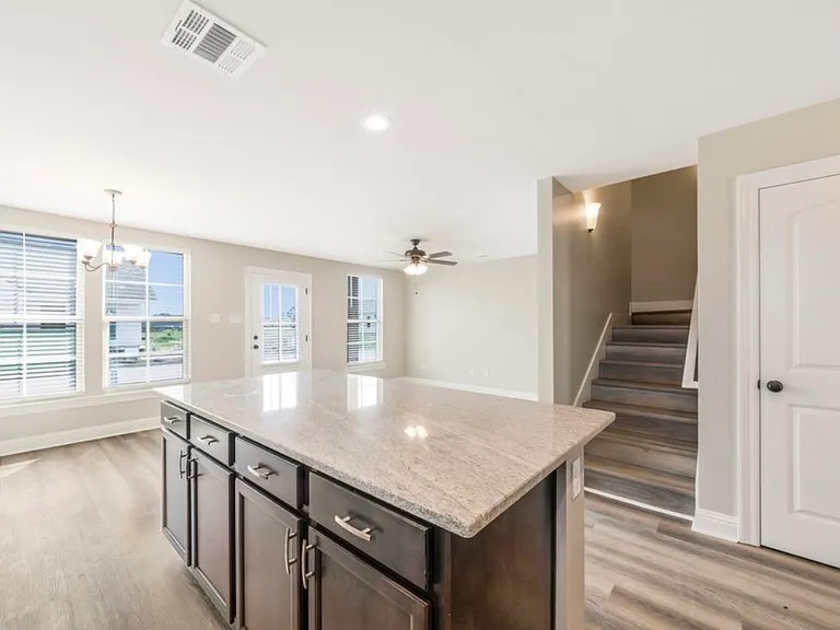 119 Sandstone Ave — Photo 5