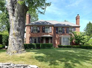 86 Moran Rd, Grosse Pointe Farms, MI 48236