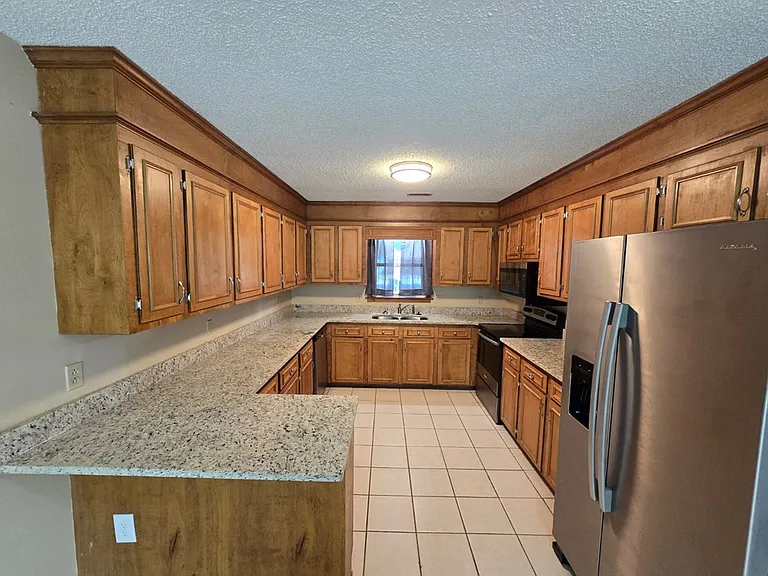 1520 Crowndale Dr — Photo 8
