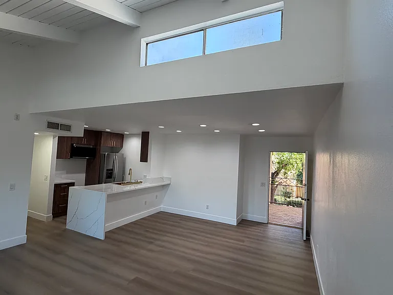 10331 Lindley Ave #209 — Photo 8