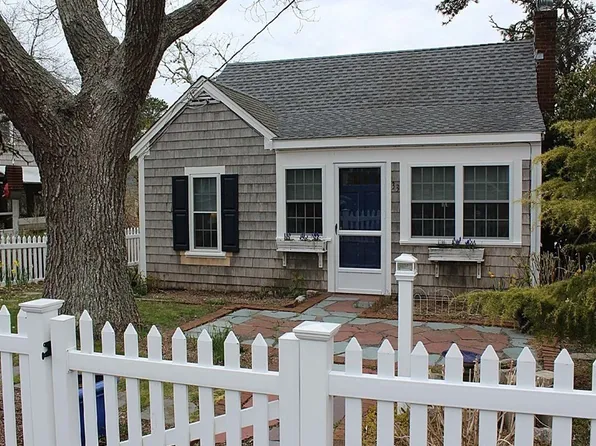 33 Ferncliff Rd, Dennis Port, MA 02639