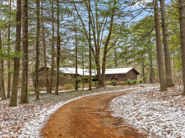 306 Clegg St, Signal Mountain, TN 37377