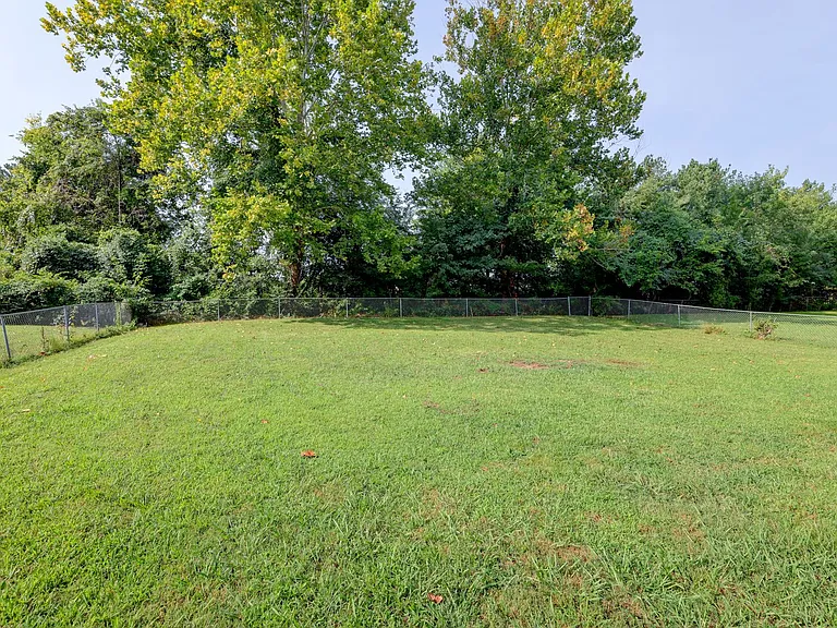 204 Bob White Dr — Photo 40