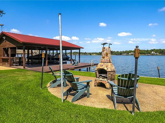 3rd image of 109 Club Lake Ln