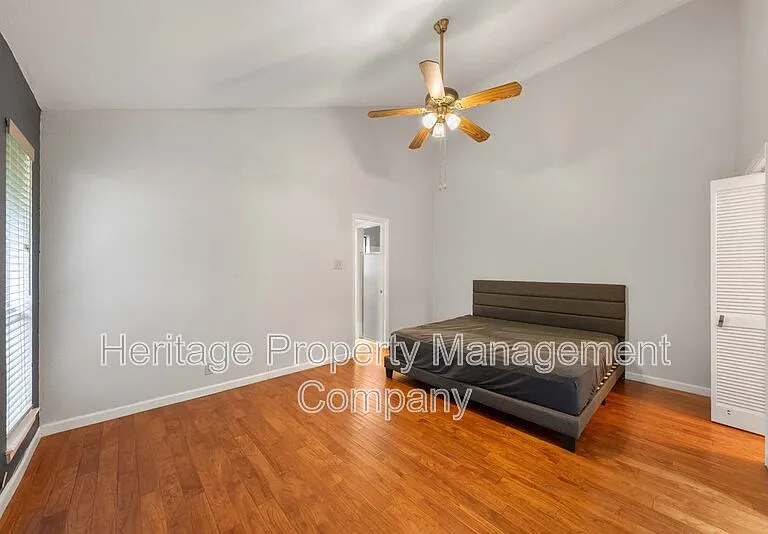 13906 N Hills Village Dr — Photo 13