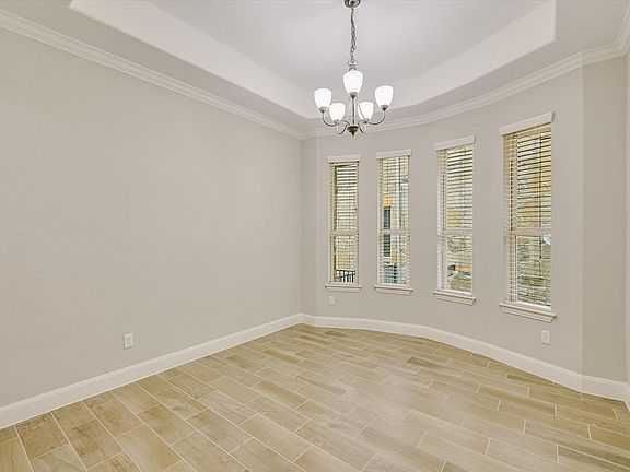2nd image of 204 Maxwell Way