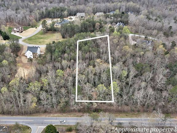 5th image of 450 Beachwood Dr
