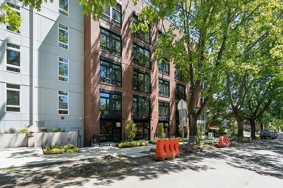 Building Photo 5