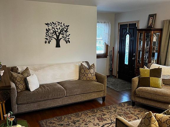 2nd image of 5637 Baring Ave