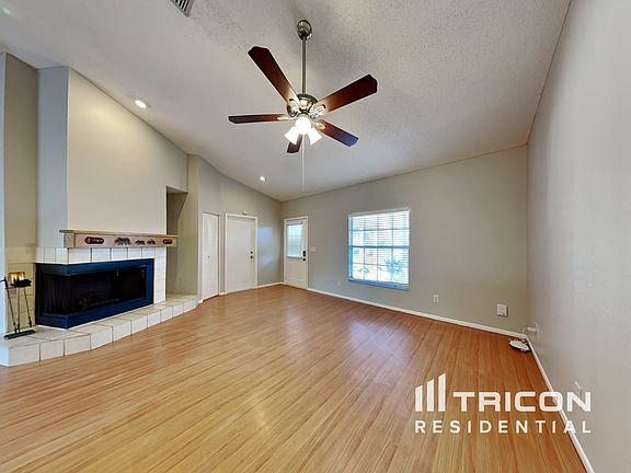 2nd image of 4613 S Country Hills Ct