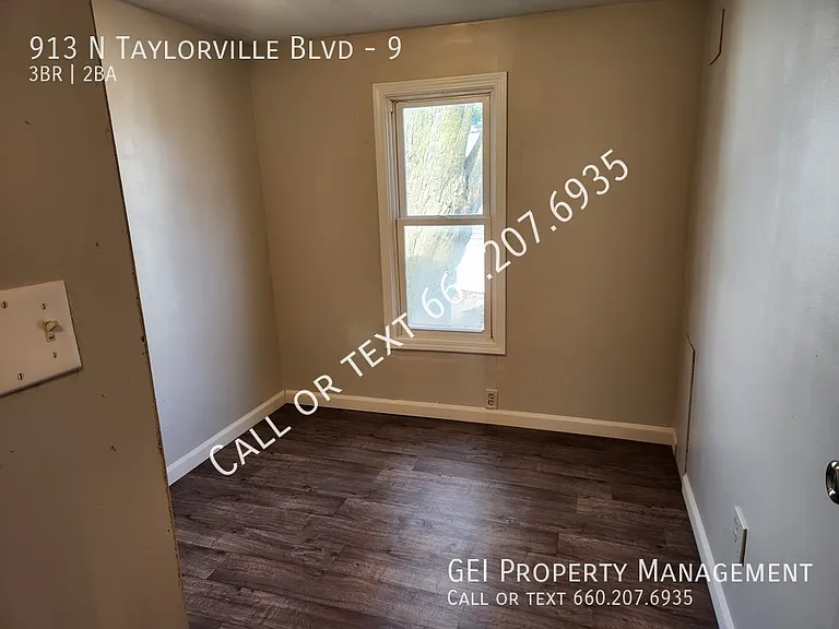 913 N Taylorville Blvd #9 — Photo 16