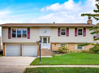 15233 Alameda Ave, Oak Forest, IL 60452
