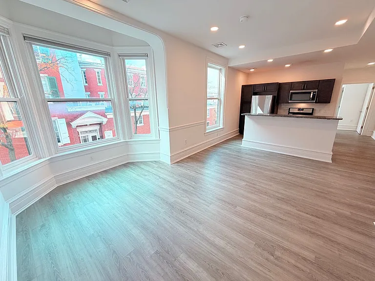 19 N Duke St — Photo 2