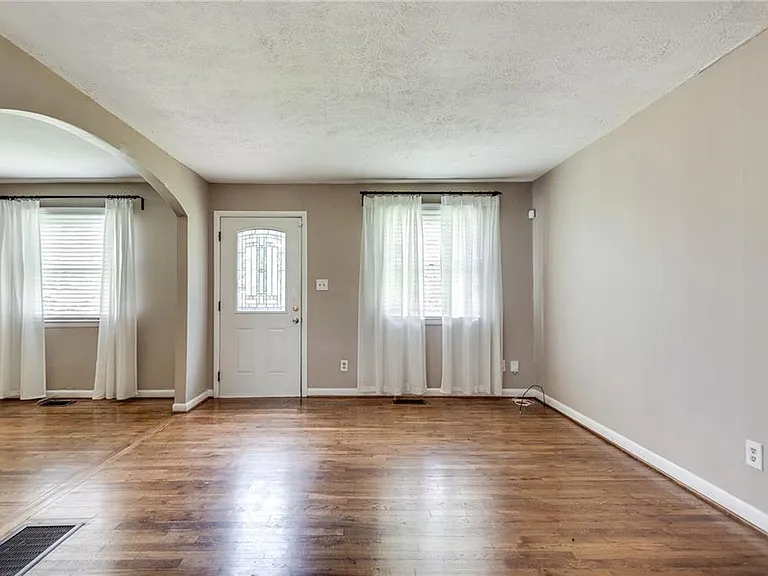 1424 Hosea L Williams Dr NE — Photo 8