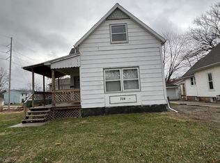 704 S Morris Ave, Bloomington, IL