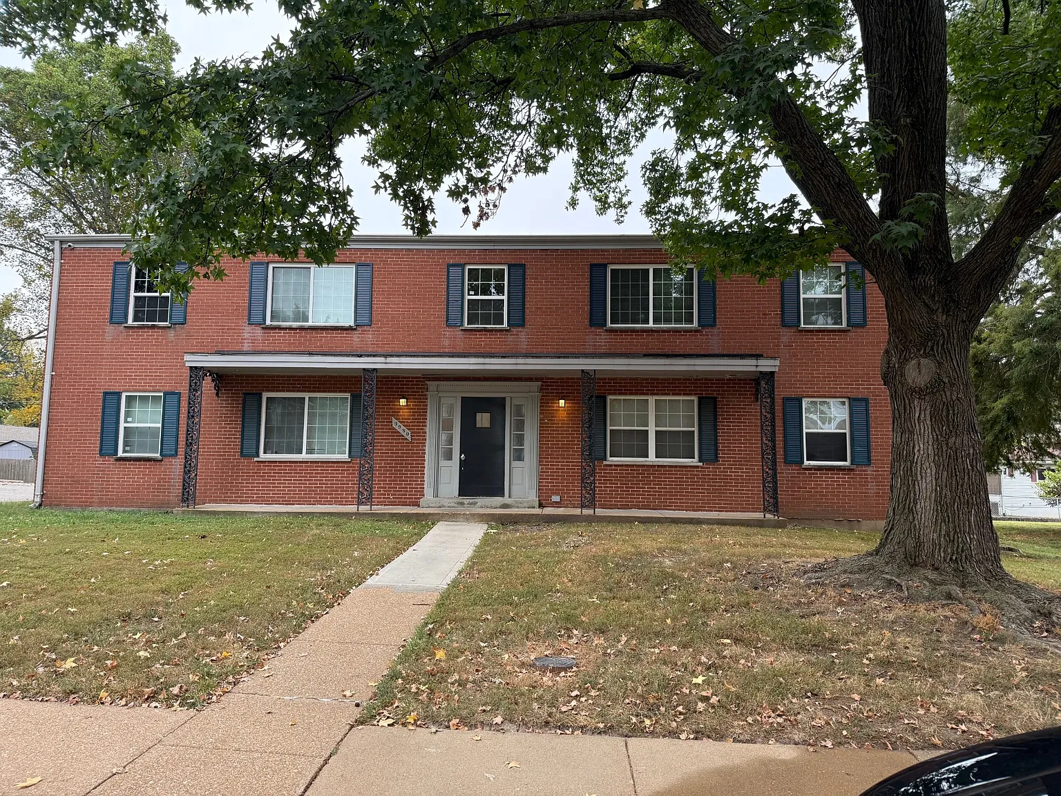 2 bed, 900 sqft, $1,050 — Photo 1