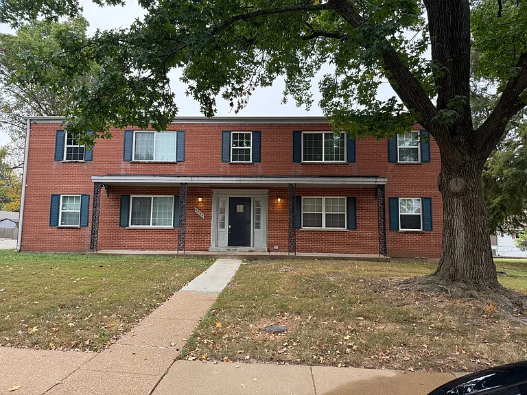 3984 Brittany Cir #D — Photo 1