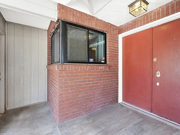 5th image of 3016 Burton Ave