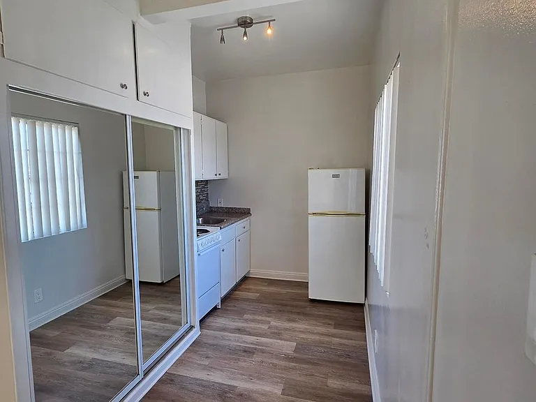 13501 Inglewood Ave — Photo 7