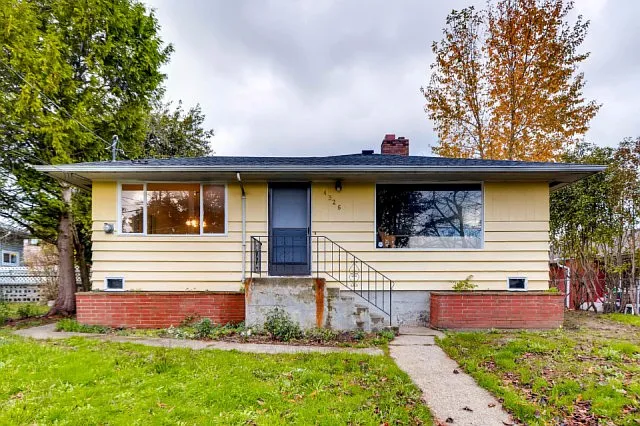 4326 S Holly St photo 1