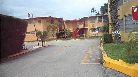 3rd image of 1723 NE Miami Gardens Dr APT 135
