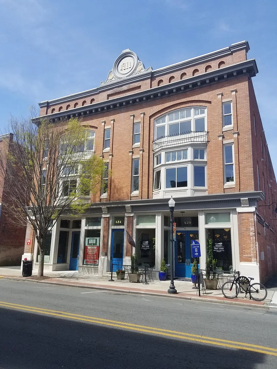 Building Photo - 431 Race St #205
