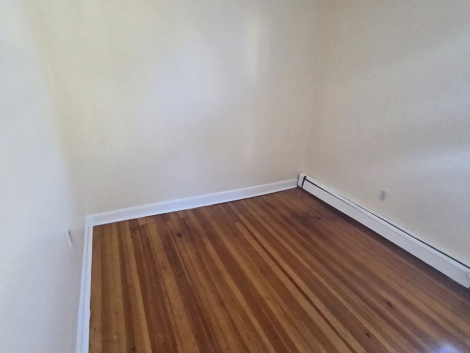 1st image of 401 Essex St Floor 2