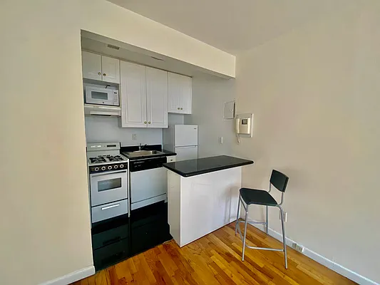 Rented by Douglas Elliman | media 2