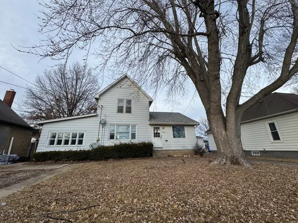 510 E 9th St, Kewanee, IL 61443