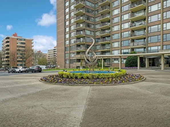 166-25 Powell Cove Boulevard image 6 of 42