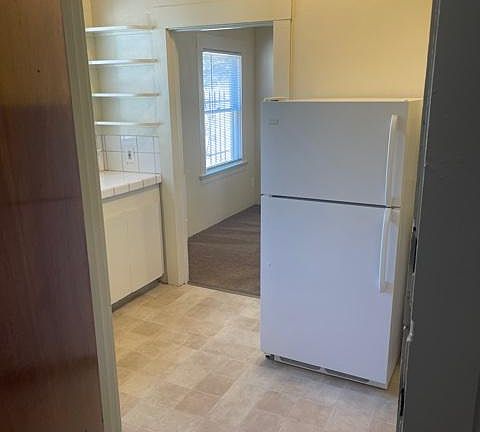 4th image of 330 Athol Ave #4