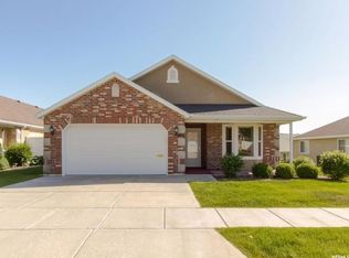 1005 W Hidden Dr, Layton, UT 84041