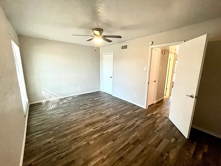 Texas Apartments: Leasing Specials! Remodeled Units Now Available in Terrell! — Photo 3
