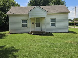 802 S 19th St, Chickasha, OK 73018