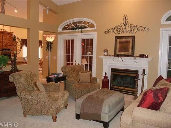 2nd image of 3223 N Riverwood Dr