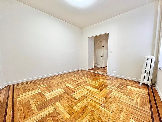 5th image of 2574 37th St APT 3