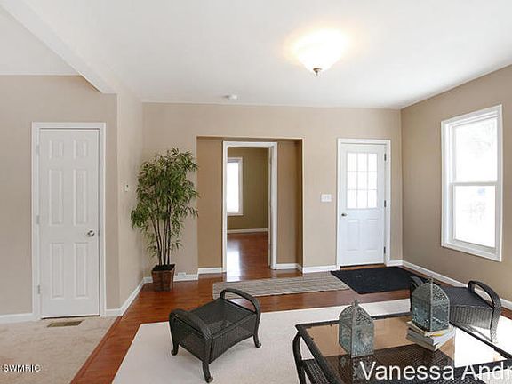 5th image of 536 Quimby St NE