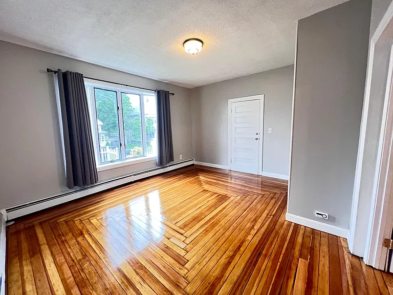7 Robinson St — Photo 8